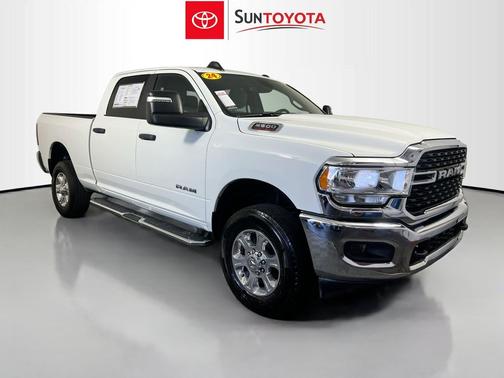 Bright White Clearcoat 2024 RAM 2500 Big Horn Crew Cab 4x4 6'4' Box