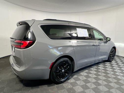 Ceramic Gray Clearcoat 2022 Chrysler Pacifica Touring L