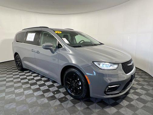 Ceramic Gray Clearcoat 2022 Chrysler Pacifica Touring L