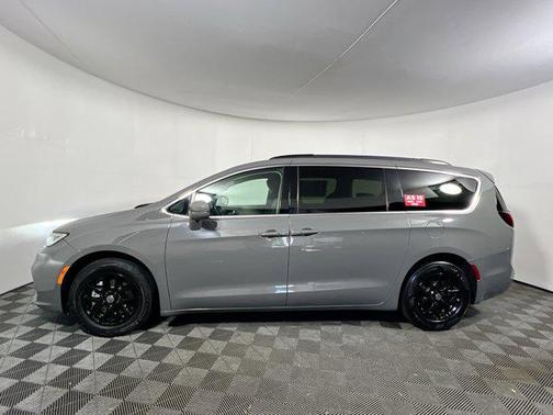 Ceramic Gray Clearcoat 2022 Chrysler Pacifica Touring L
