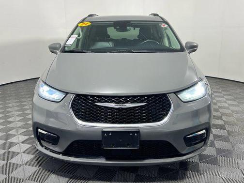 Ceramic Gray Clearcoat 2022 Chrysler Pacifica Touring L