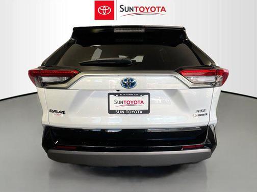 2023 Toyota RAV4 Hybrid SE