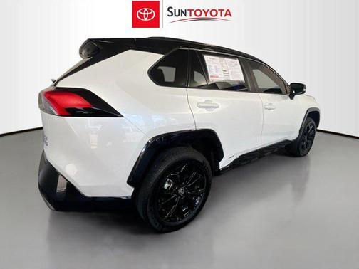 2023 Toyota RAV4 Hybrid SE