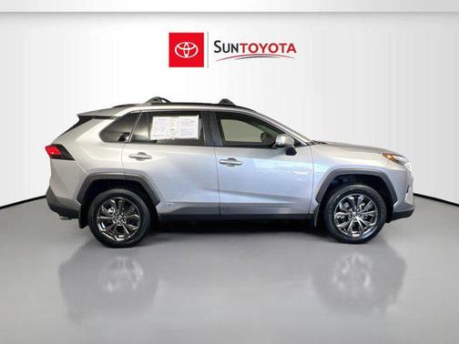 2022 Toyota RAV4 Hybrid XLE Premium