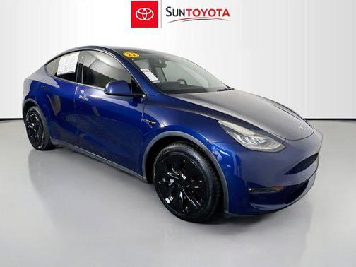 2022 Tesla Model Y Long Range Dual Motor All-Wheel Drive
