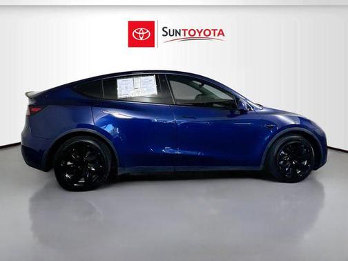 2022 Tesla Model Y Long Range Dual Motor All-Wheel Drive
