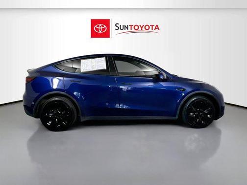 2022 Tesla Model Y Long Range Dual Motor All-Wheel Drive
