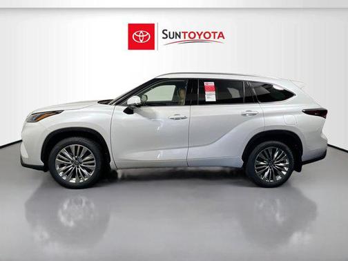 Wind Chill Pearl 2026 Toyota Highlander Platinum