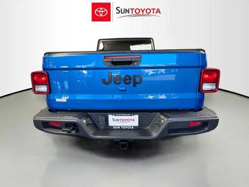 2021 Jeep Gladiator Willys