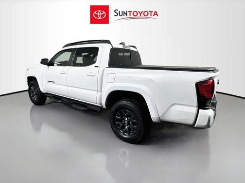 Ice Cap 2023 Toyota Tacoma SR5