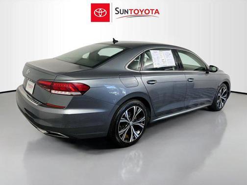2022 Volkswagen Passat 2.0T SE