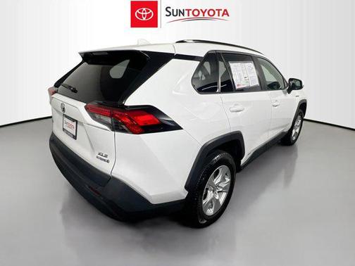 2021 Toyota RAV4 Hybrid XLE