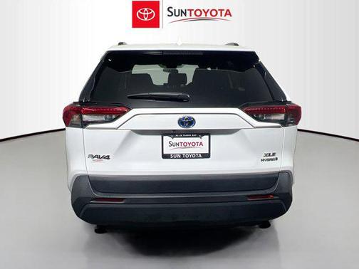 2021 Toyota RAV4 Hybrid XLE