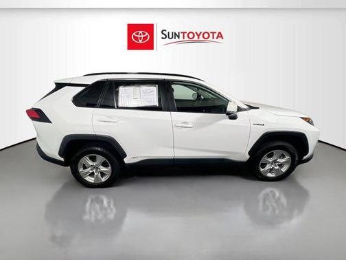2021 Toyota RAV4 Hybrid XLE