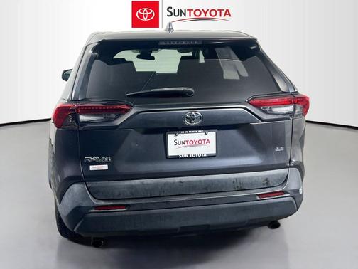 Magnetic Gray Metallic 2022 Toyota RAV4 LE