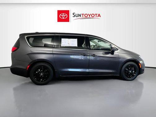 Granite Crystal Metallic Clearcoat 2023 Chrysler Pacifica Touring L