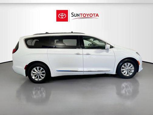 2018 Chrysler Pacifica Touring-L
