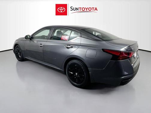 Gun Metallic 2021 Nissan Altima S FWD