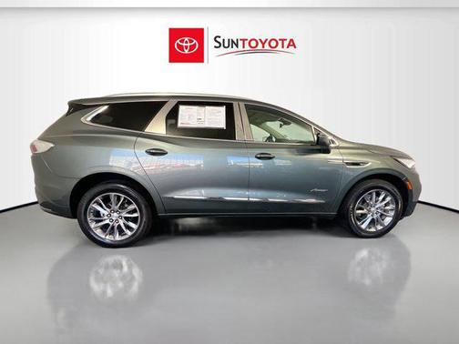 2022 Buick Enclave FWD Avenir