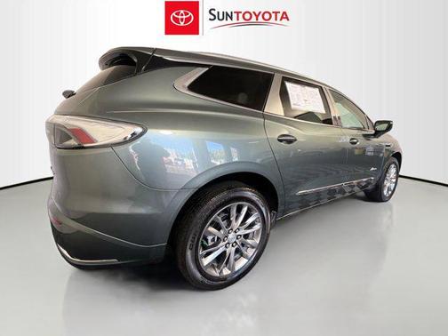 2022 Buick Enclave FWD Avenir