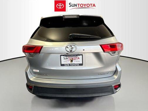2019 Toyota Highlander Limited Platinum