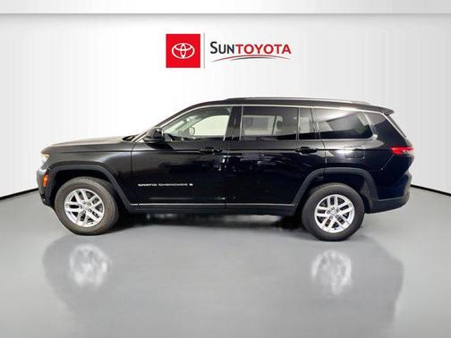 Diamond Black Crystal Pearlcoat 2023 Jeep Grand Cherokee L Laredo