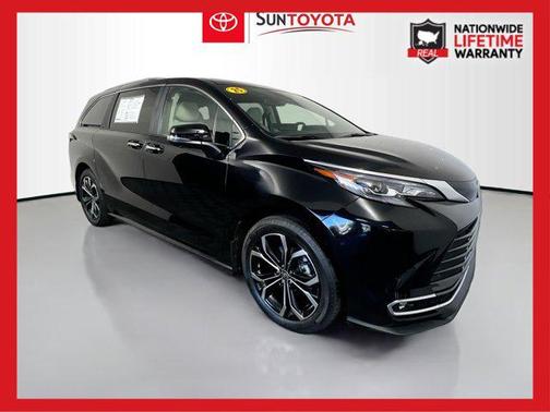 2025 Toyota Sienna Platinum 7 Passenger