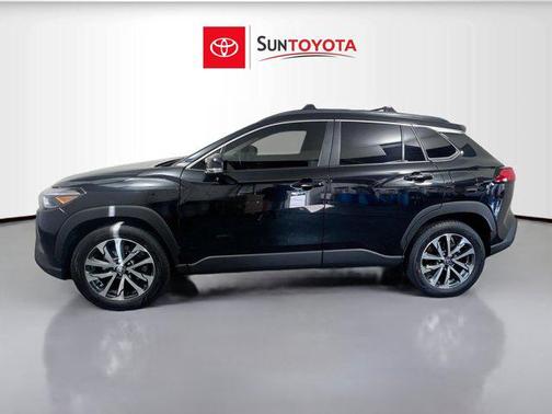 2025 Toyota Corolla Cross XLE