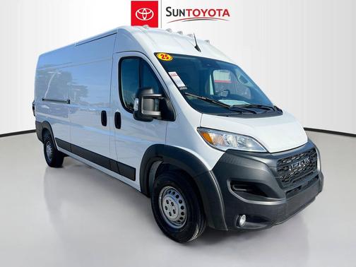 Bright White Clearcoat 2025 RAM ProMaster 2500 Tradesman