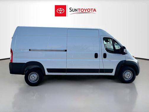 Bright White Clearcoat 2025 RAM ProMaster 2500 Tradesman