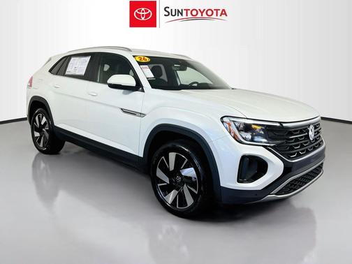 Opal White Pearl 2026 Volkswagen Atlas Cross Sport 2.0T SE w/Technology