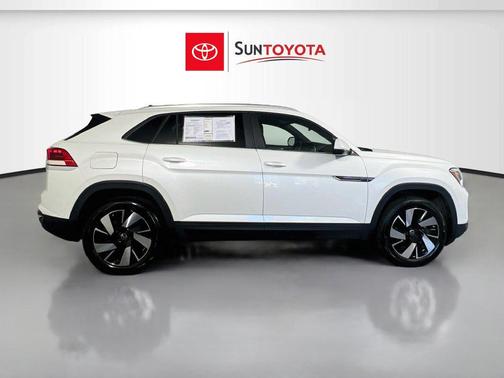 Opal White Pearl 2026 Volkswagen Atlas Cross Sport 2.0T SE w/Technology