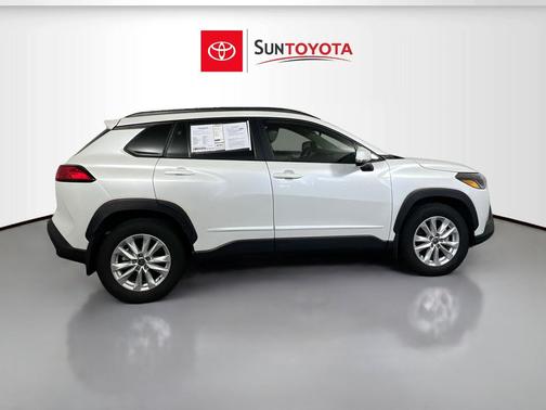 Wind Chill Pearl 2022 Toyota Corolla Cross LE