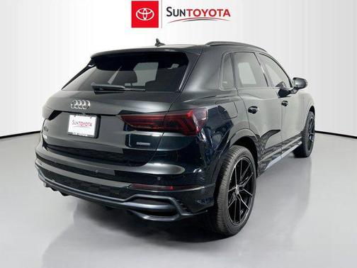 Mythos Black Metallic 2020 Audi Q3 45 S line Premium