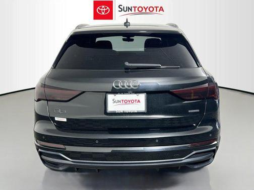 Mythos Black Metallic 2020 Audi Q3 45 S line Premium