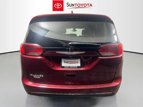 Velvet Red Pearlcoat 2017 Chrysler Pacifica Touring-L