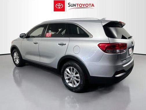Sparkling Silver 2018 Kia Sorento LX