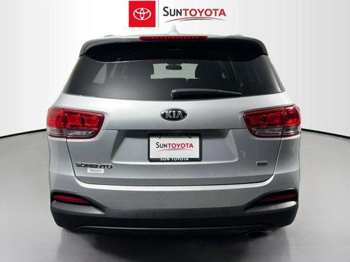 Sparkling Silver 2018 Kia Sorento LX