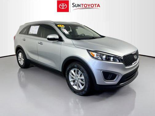 Sparkling Silver 2018 Kia Sorento LX