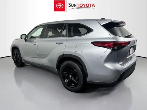 Celestial Silver Metallic 2023 Toyota Highlander LE