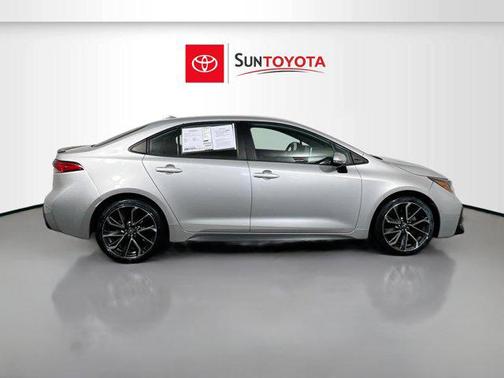 Classic Silver Metallic 2021 Toyota Corolla SE