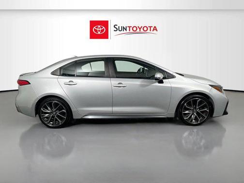 Classic Silver Metallic 2021 Toyota Corolla SE