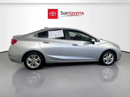 Silver Ice Metallic 2017 Chevrolet Cruze LT