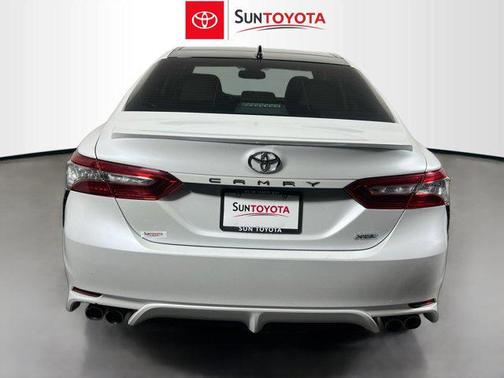 Wind Chill Pearl 2019 Toyota Camry XSE