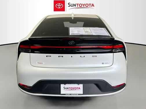 Wind Chill Pearl 2025 Toyota Prius LE