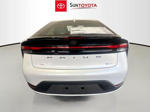 Wind Chill Pearl 2025 Toyota Prius LE