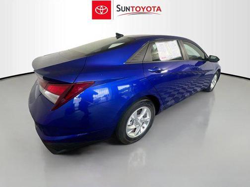 2023 Hyundai ELANTRA SE