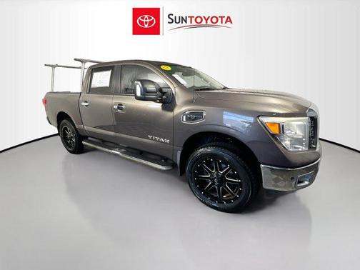 2017 Nissan Titan SV