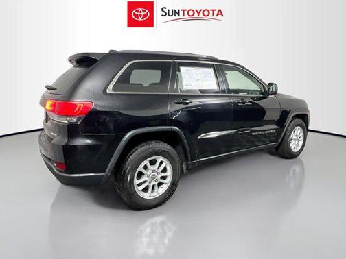 Diamond Black Crystal Pearlcoat 2019 Jeep Grand Cherokee Laredo