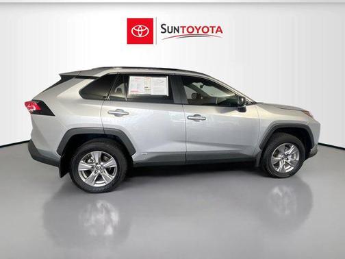 2025 Toyota RAV4 Hybrid SE